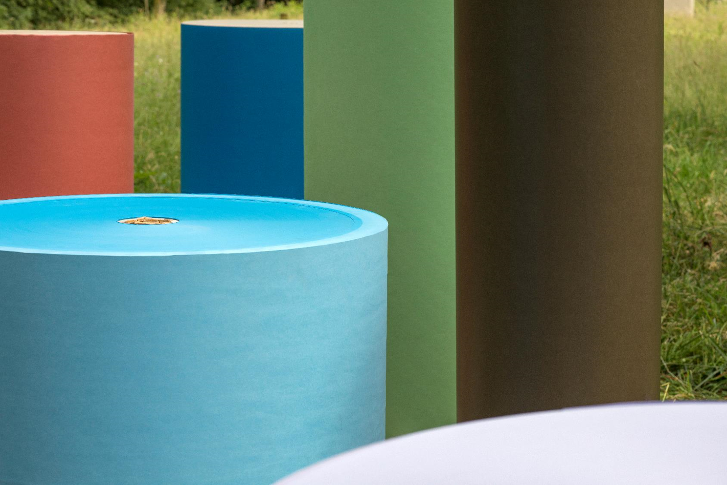 Ahlstrom Reinvent abrasive papers with colors!