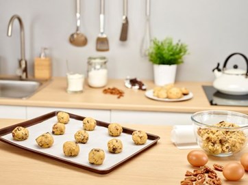 https://www.ahlstrom.com/globalassets/products/food-packaging-baking-and-cooking-solutions/cooking--baking-papers-and-molding-materials/525x313-hd_cookiescrus.jpeg?width=362&format=jpeg