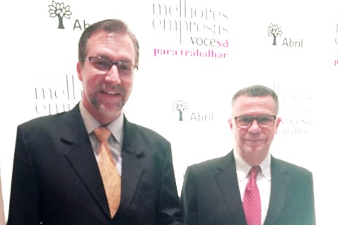 Galetti and Valmir in Melhores Empresas 2017 Ceremony